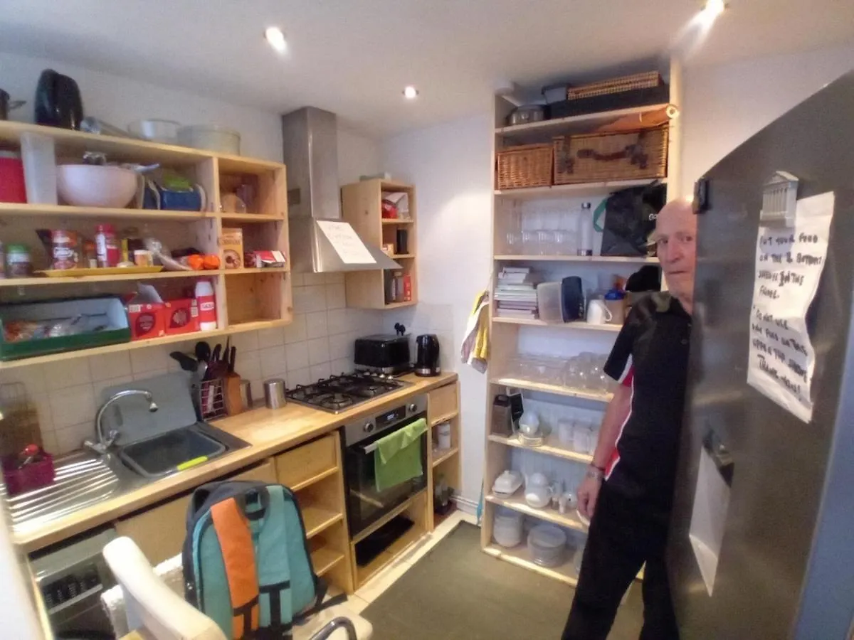 42 Churchbury Vrd, Room 2 Eltham